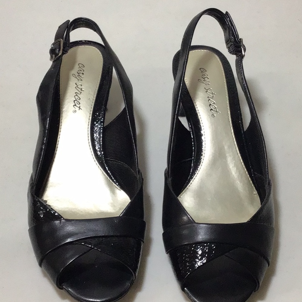 Easy Street brand size 9W dressy sandal style low heel.
